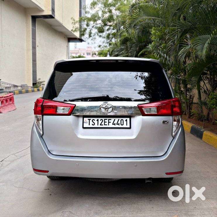 Toyota Innova Crysta 2.8 Zx At 7 Seater, 2017, Diesel