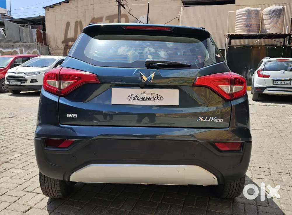2023 Mahindra Xuv300 W8 Diesel Manual With Sunroof