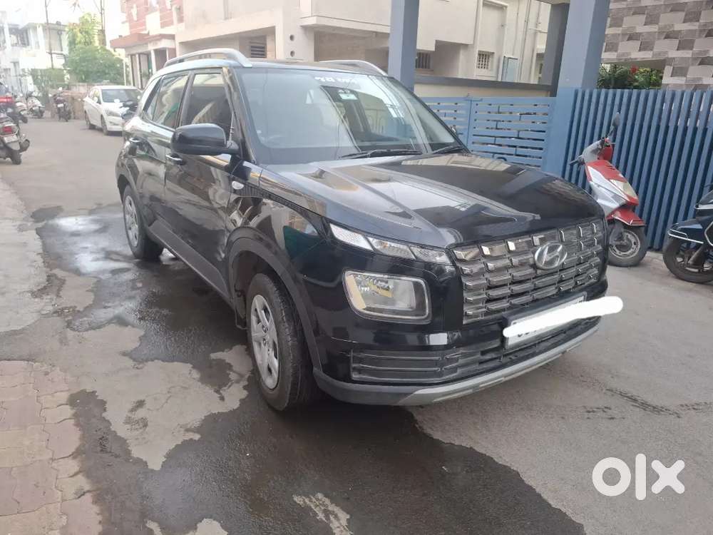 Hyundai Venue 2022 Petrol 67000 Km Driven