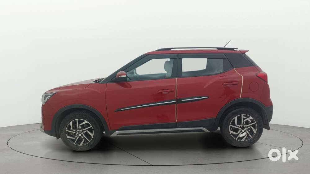 Mahindra Xuv300 1.2 W8 (o) Amt Petrol, 2022, Petrol