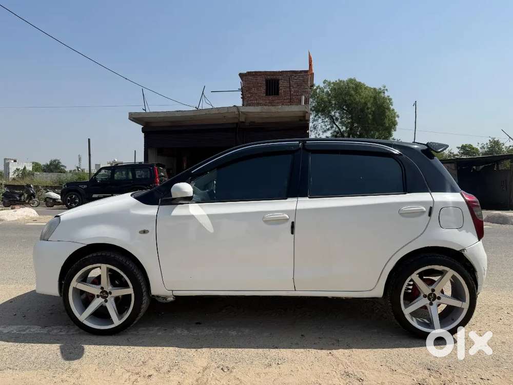 Toyota Etios Liva 2016