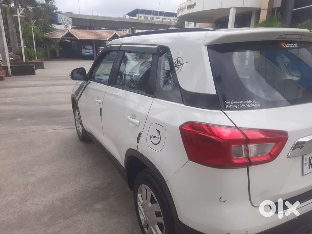 Maruti Suzuki Brezza 1.5 Vxi Smart Hybrid, 2022, Petrol