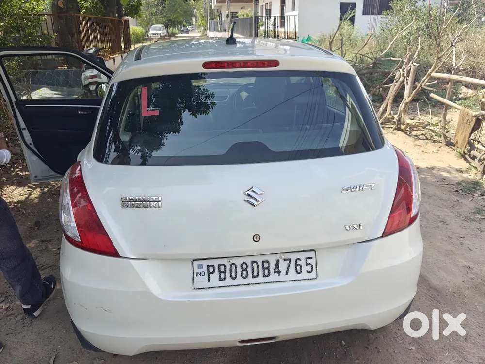 Maruti Suzuki Swift 2015 Petrol 27000 Km Driven