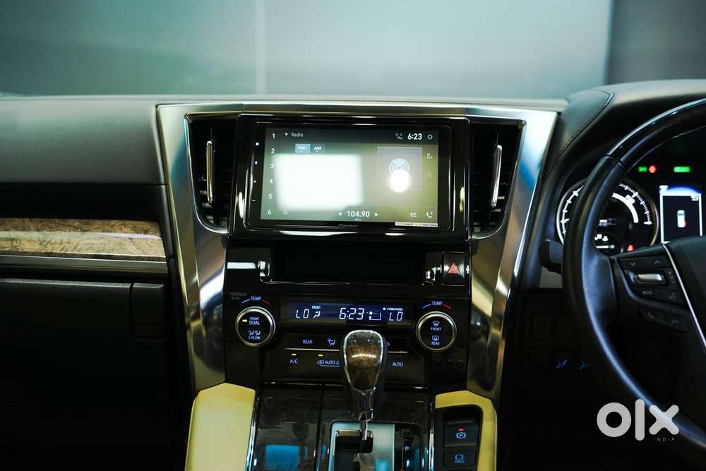 Toyota Vellfire Vip – Executive Lounge, 2022, Petrol