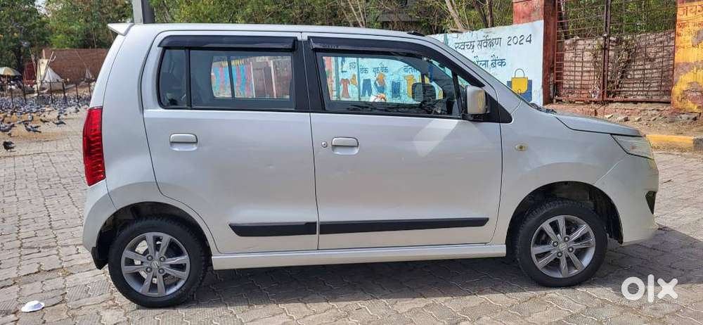 Maruti Suzuki Wagon R Stingray 1.0 Vxi Plus Amt, 2017, Petrol