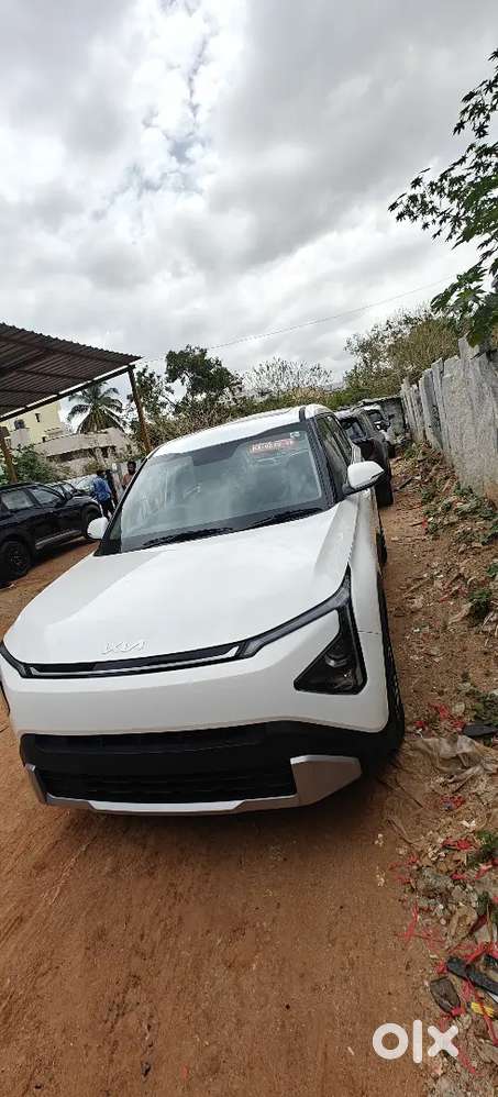 Kia Carens Hte  ( Ex) With Sunroof 2026