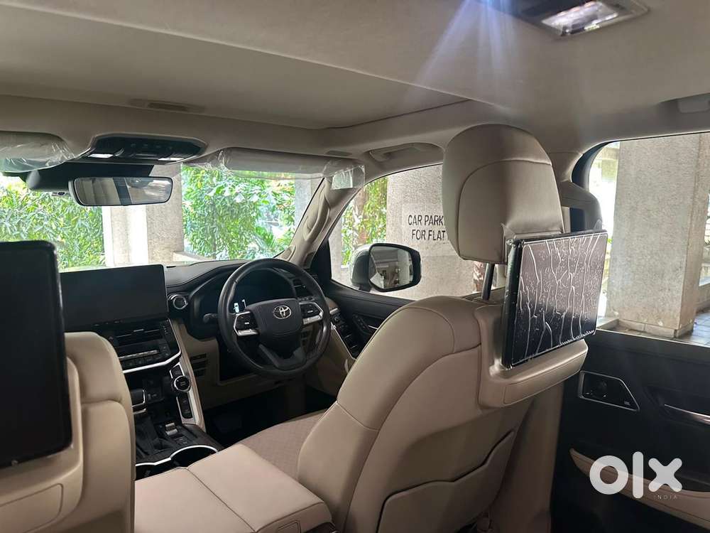 Toyota Innova 2.5 G (diesel) 8 Seater, 2015, Diesel