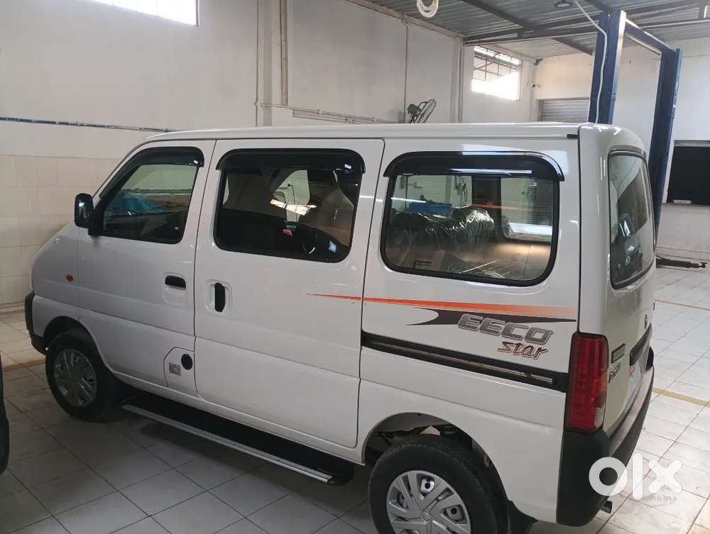 Maruti Suzuki Eeco 2025 Cng & Hybrids 11000 Km Driven