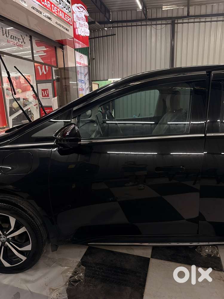 Mg Windsor Essence Ev 2025 Year Model