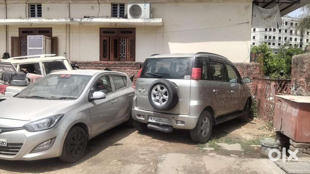 Single Handed Drives Vehicle In Jaipur City Only