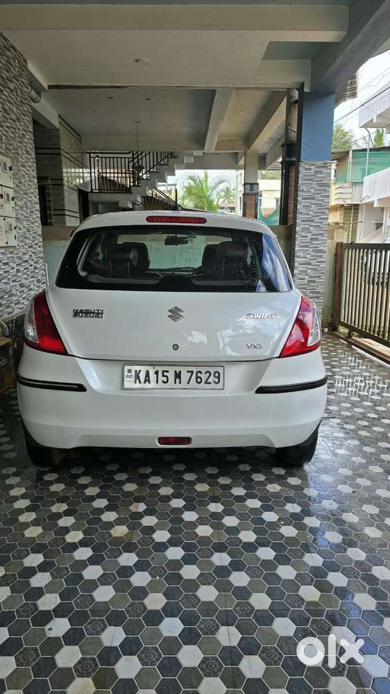 Maruti Suzuki Swift Vxi Abs Bsiv, 2015, Petrol