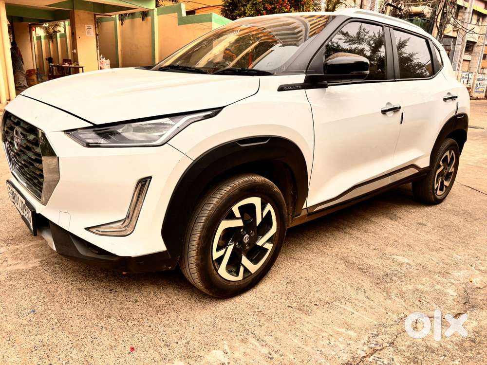 Nissan Magnite 1.0 Xv Premium, 2025, Petrol