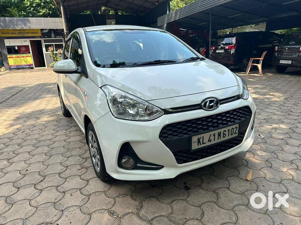 Hyundai Grand I10 2017 Petrol 14000 Km Driven