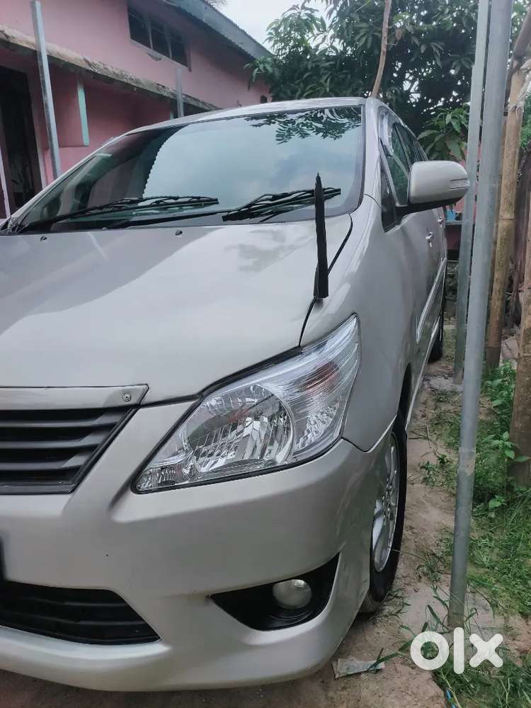 Toyota Innova 2.5 V 2013