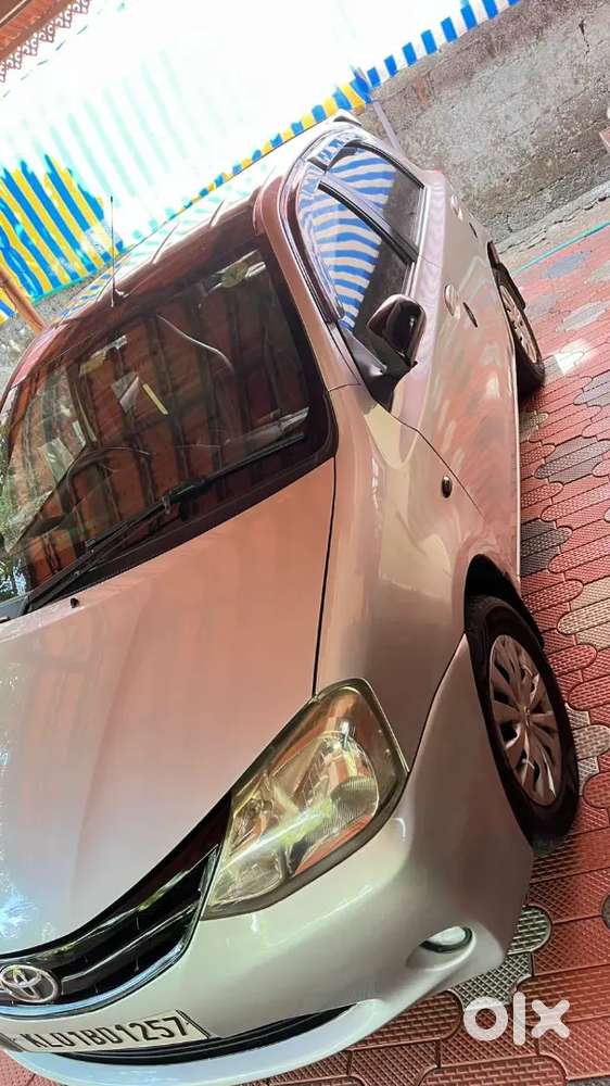 Toyota Etios Liva 2011 Petrol 141000 Km Driven