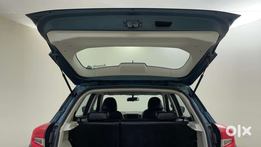 Mahindra Xuv300 W6 Amt Diesel, 2023, Diesel