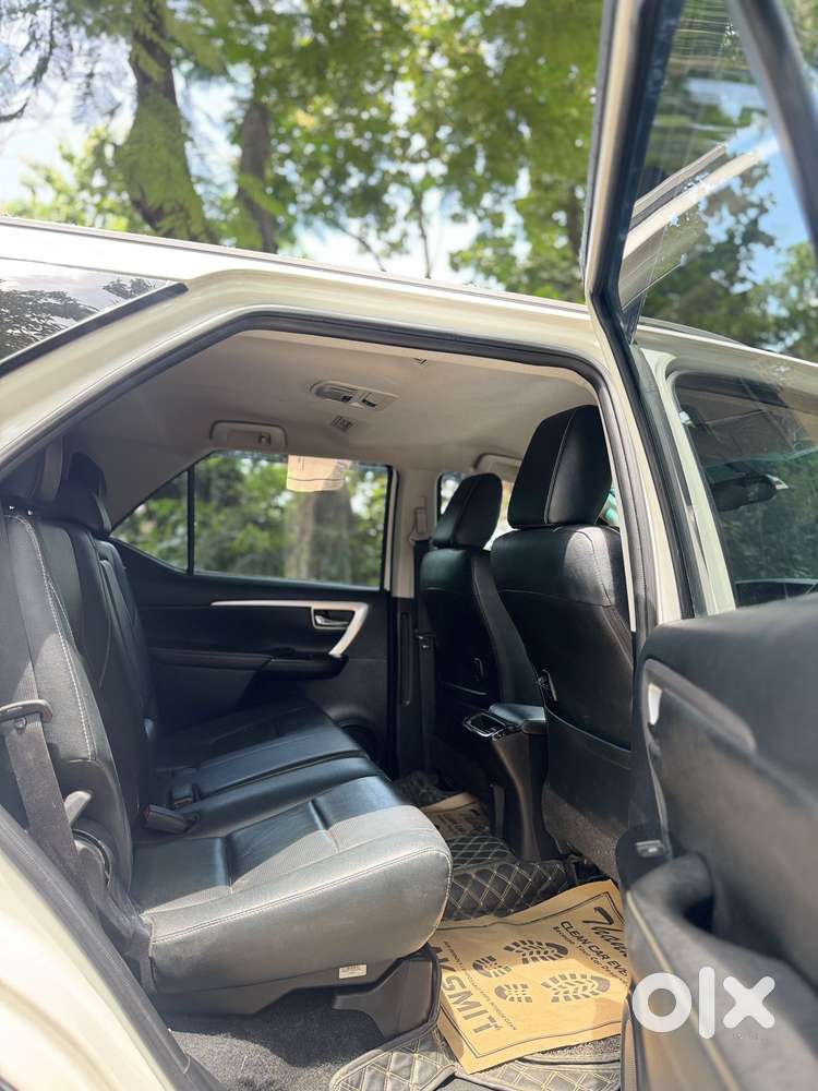 Toyota Fortuner 4x2 Mt 2.8 Diesel, 2023, Petrol