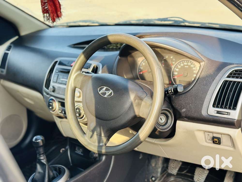 Hyundai I20 2012-2014 Magna Optional 1.2, 2012, Cng & Hybrids