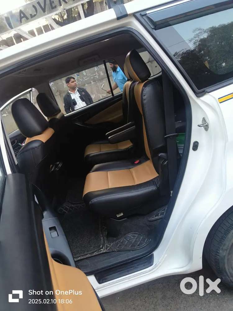 Toyota Innova Crysta Mt, 2.4 G, 2022