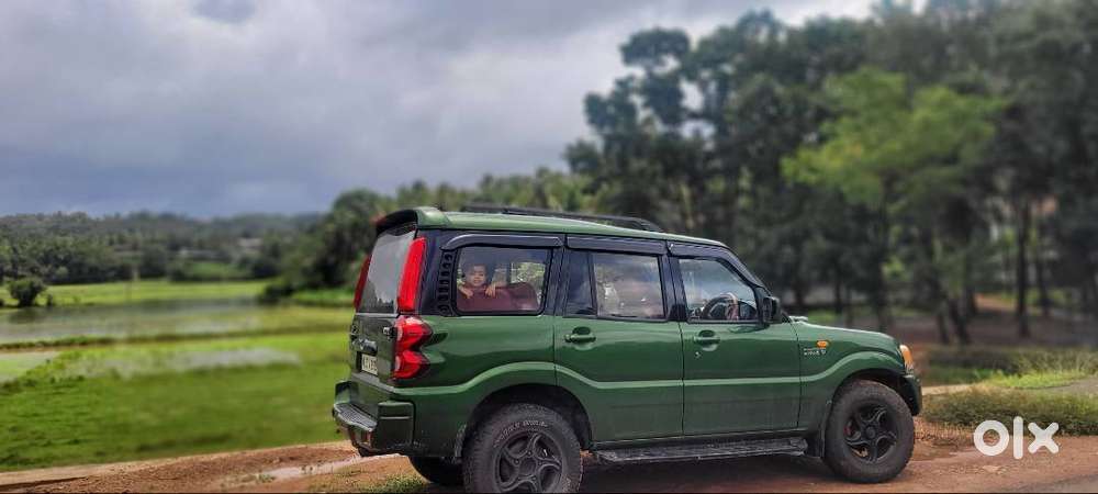 Well-maintained Mahindra Scorpio [2009]– Metallic Green ,single Owner