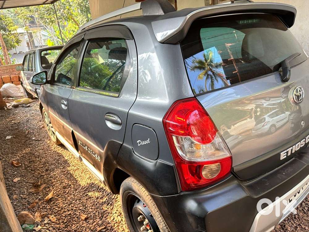 Toyota Etios Cross 2015