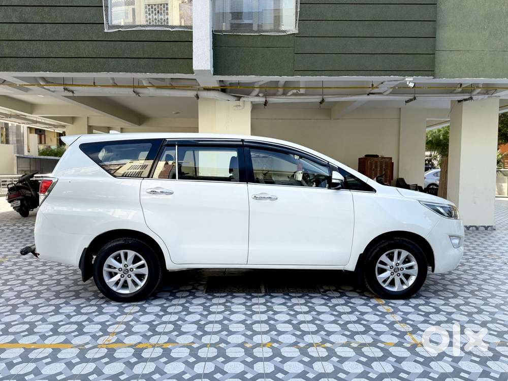 Toyota Innova Crysta 2.4 V, 2017, Diesel