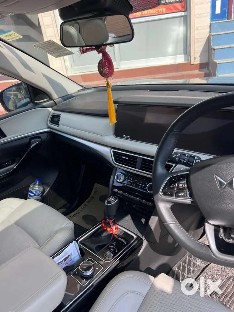 Mahindra Xuv700 2023 Diesel 27000 Km Driven