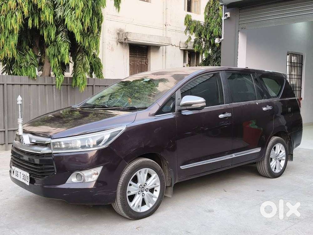 Toyota Innova Crysta 2.8z Automatic, 2016, Diesel