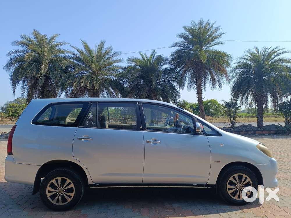 Toyota Innova 2004-2011 2.5 V Diesel 8-seater, 2010, Diesel