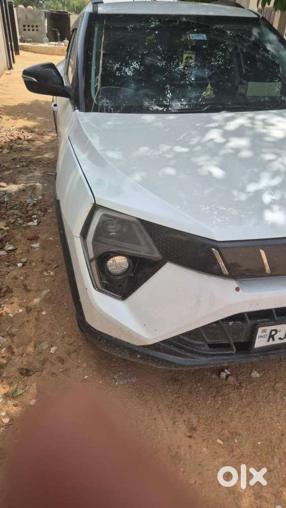 Mahindra Xuv 3xo 2025 Diesel Well Maintained
