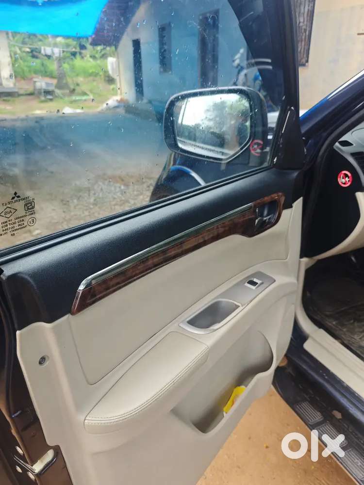 Mitsubishi Pajero Sport 2015