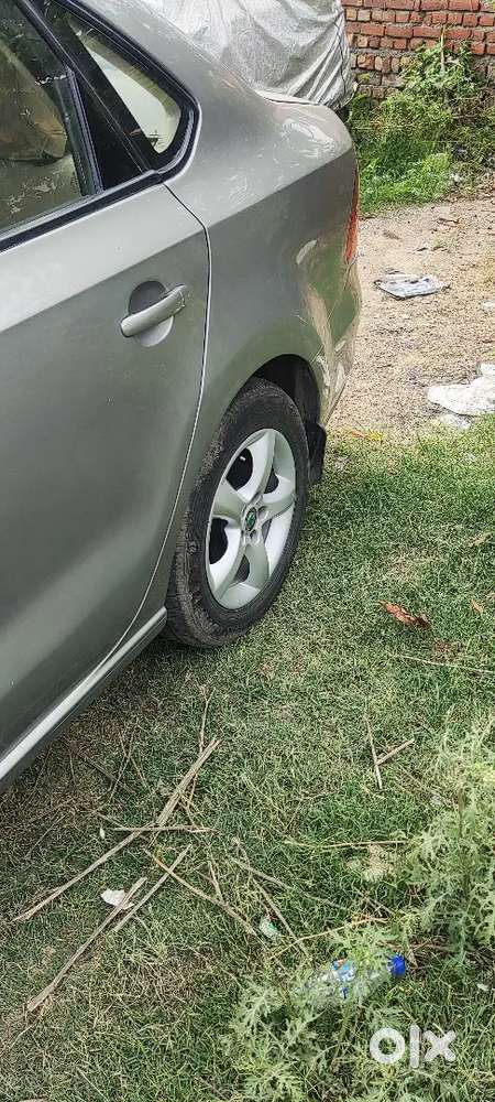 Skoda Rapid 2013 Diesel 92000 Km Driven