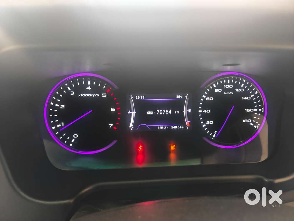 Mahindra Marazzo M8, 2018, Diesel