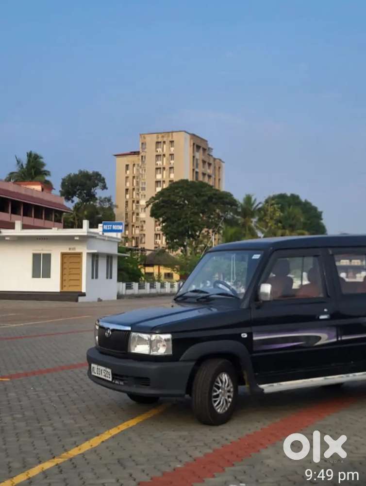 Toyota Qualis Fs 8seater 2004