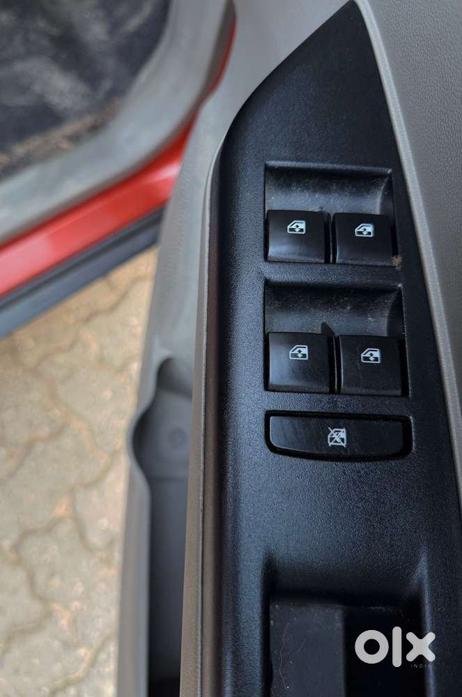 Mahindra Kuv 100 Mahindra-kuv-100-g80-k4-plus, 2017, Petrol