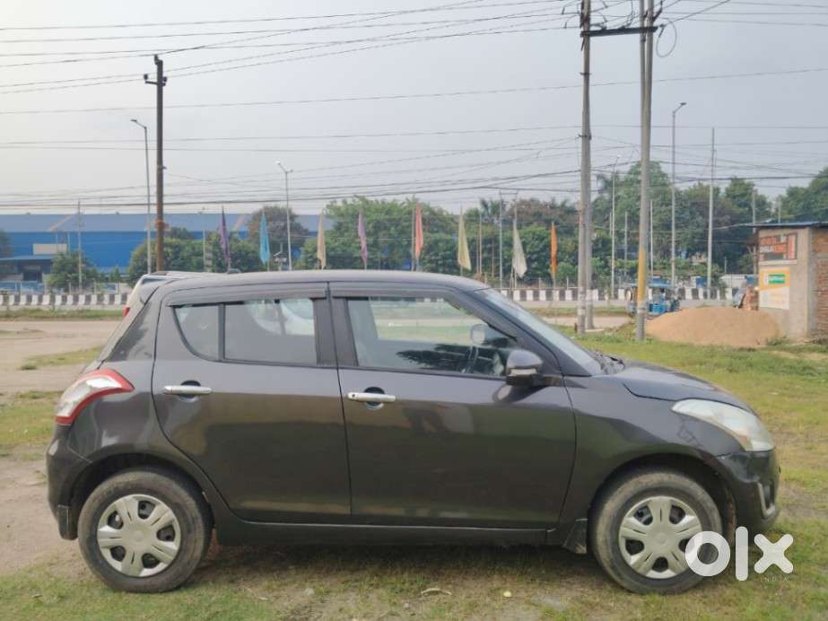 Maruti Suzuki Swift Vxi 1.2 Abs Bs-iv, 2017, Petrol