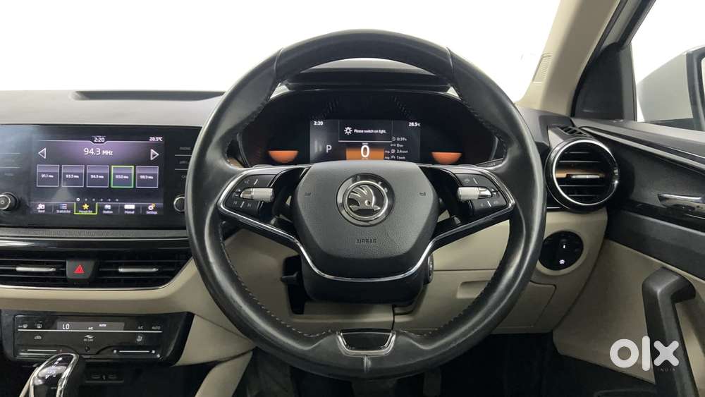 Skoda Slavia Style 1.0l Tsi At, 2022, Petrol
