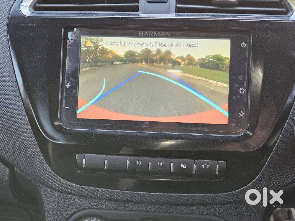 Tata Tiago, 2023, Petrol