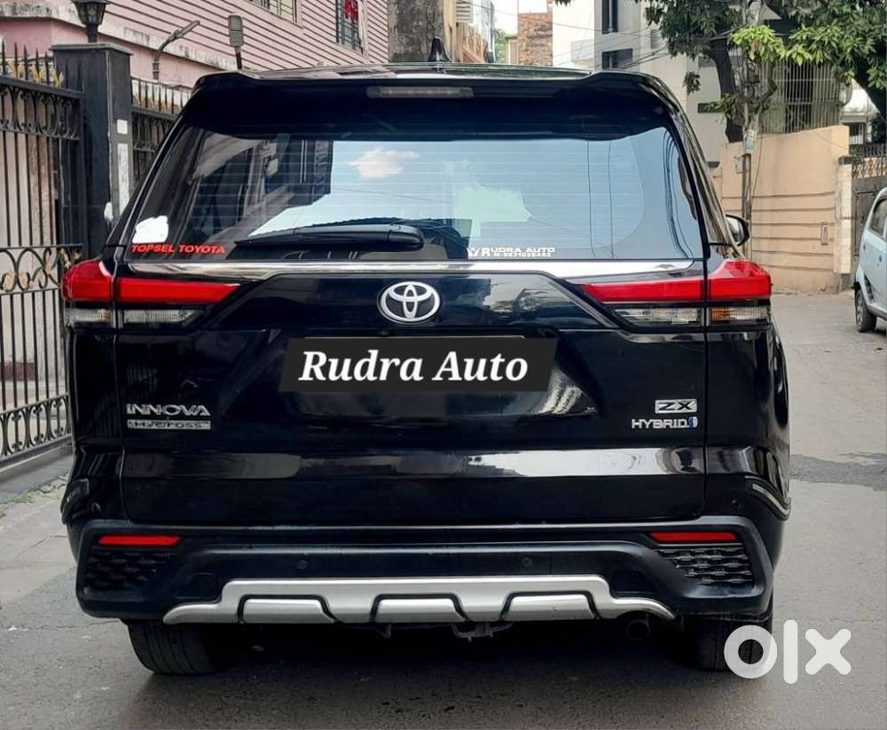 Toyota Innova Hycross 2.0 Zx Hybrid 7 Str, 2023, Petrol