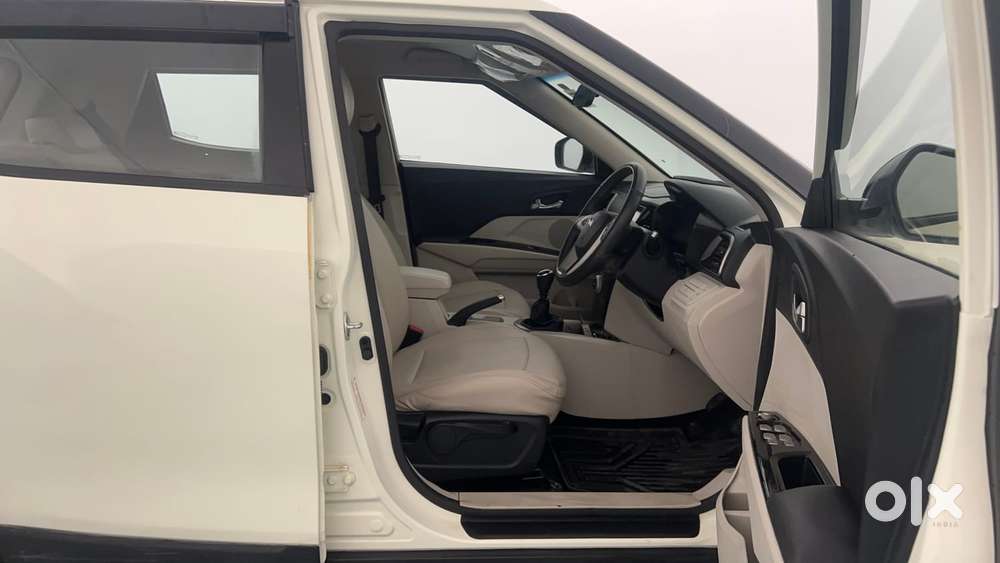 Mahindra Xuv300 W8 Amt Optional Diesel, 2023, Petrol