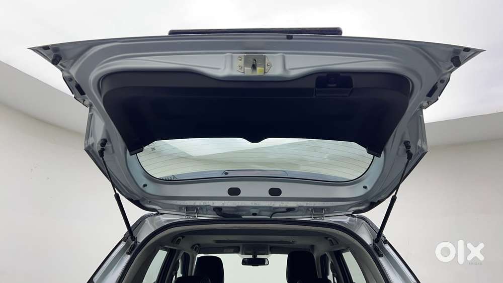 Maruti Suzuki Vitara Brezza 1.5 Zxi Plus At Dual Tone, 2023, Petrol