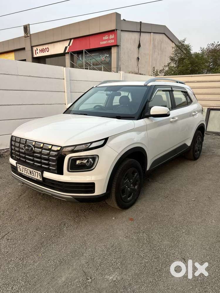 Hyundai Venue 1.2 S (o), 2023, Petrol