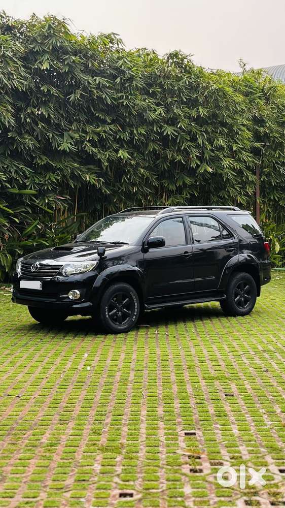 Toyota Fortuner 4x4 Manual Limited Edition, 2010, Diesel