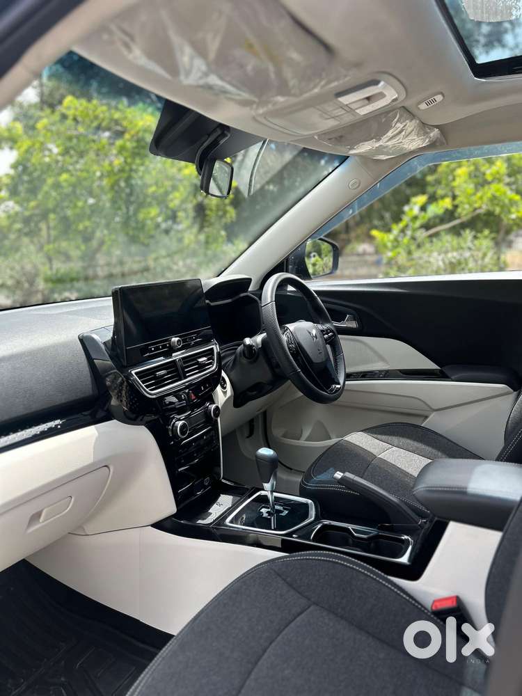 Mahindra Xuv 3xo Ax5 Pm At, 2024, Petrol