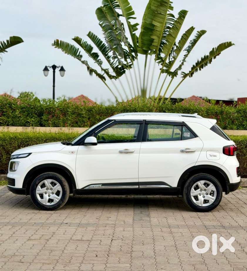 Hyundai Venue, 2022, Petrol
