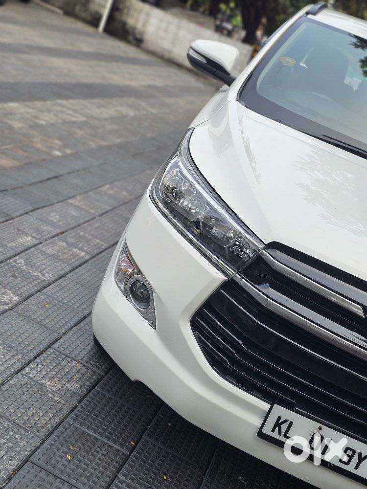 Toyota Innova Crysta 2.8 Gx Automatic 8 Str, 2016, Diesel