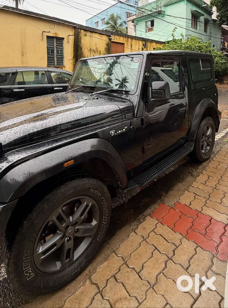 Thar 4x4 Top Model Black