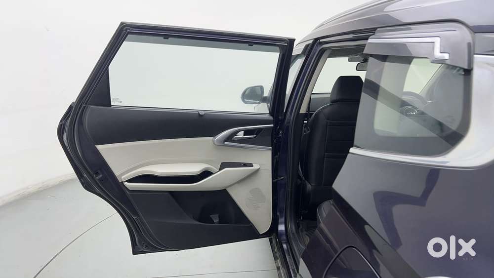 Kia Carens 1.4 Prestige Plus Turbo 7 Str, 2022, Petrol