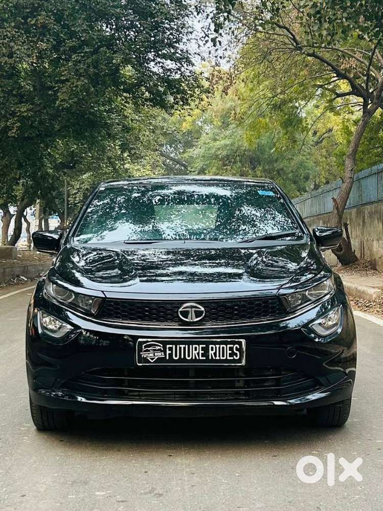 Tata Altroz 1.2 Xza Plus Dark Edition Dct, 2023, Petrol