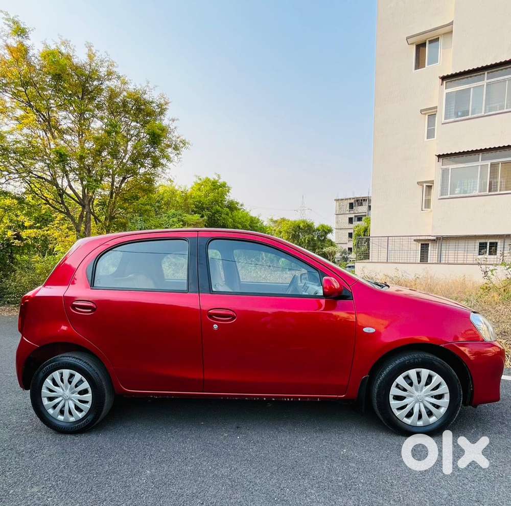 Toyota Etios Liva 2011-2012 J, 2011, Petrol